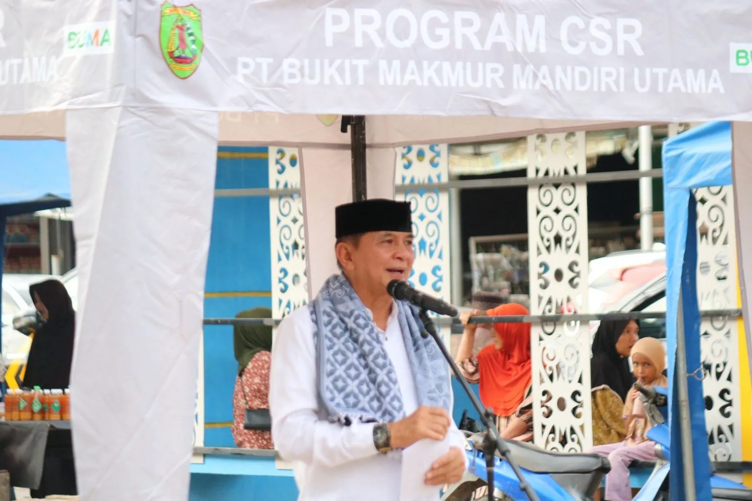 Bupati Bartim Buka Pasar Ramadan 1447 H,  Sejumlah UMKM Meriahkan Bazar