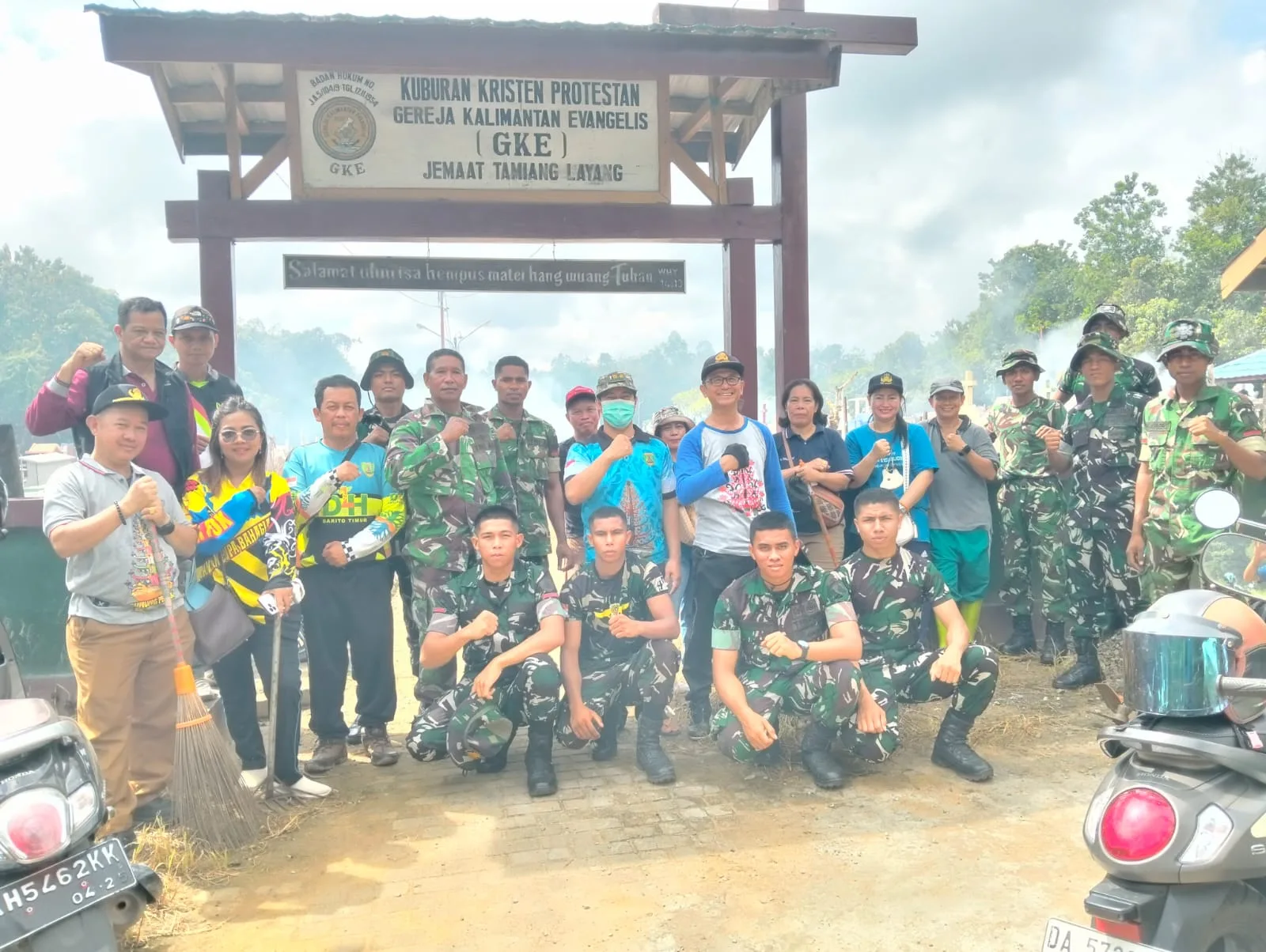 Jelang Paskah, Pemkab Bartim Gelar Kerja Bakti Serentak di Tiga Lokasi Pemakaman