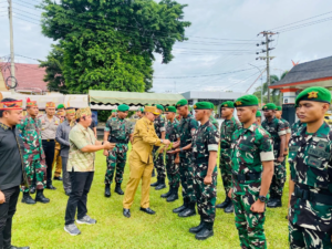 Bupati M. Yamin Sambut Yonif TP 924/Uria Mapas