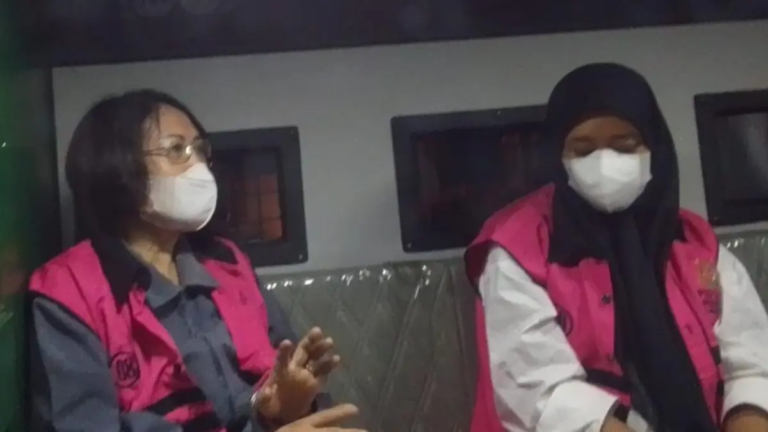 Akhirnya, Eks Direktur Pascasarjana UPR Prof Yetri Ludang Ditahan Kejari Palangka Raya