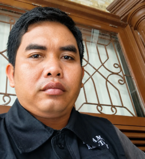 Maintenance Jalan Hauling PT Hasnur  Gunakan Tanah Setempat Sekitar Jalan
