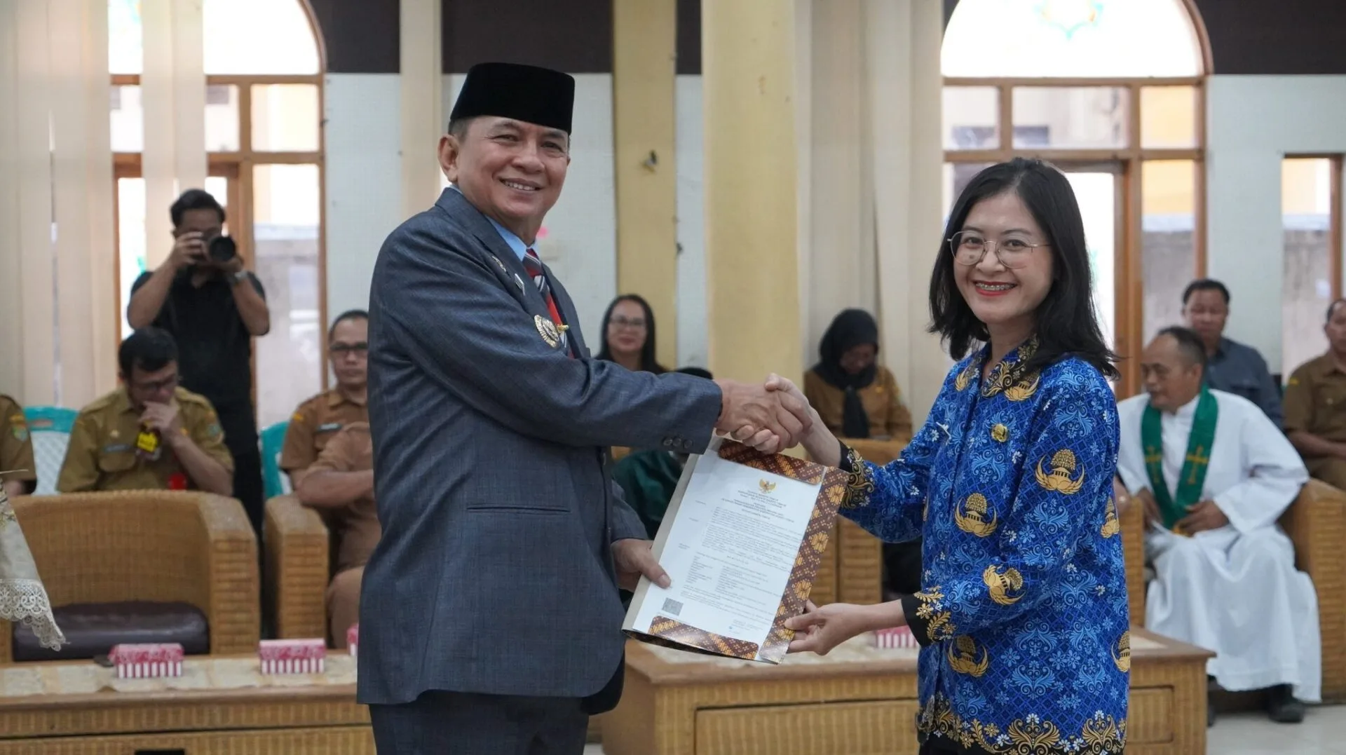 212 CPNS Formasi 2024 Resmi Diangkat Jadi PNS, Bupati Bartim Tekankan Integritas dan Pelayanan Prima
