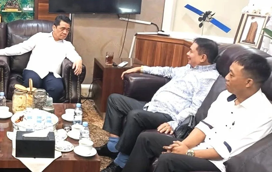 Perjuangkan Infrastruktur Desa Termasuk Air Besrih, Bupati Barito Timur Temui Wamendes