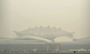 Kabut Asap Karhutla Lumpuhkan Aktivitas Penerbangan di Bandara Tjilik Riwut Palangka Raya
